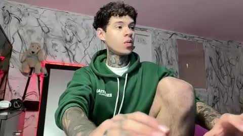 Snapshot of arteemiis chatting on January 2025 07:24:01 PM online show from January 2025 07:24:01 PM