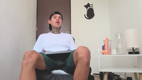 Snapshot of arteemiis chatting on November 2025 11:00:02 AM online show from November 2025 11:00:02 AM