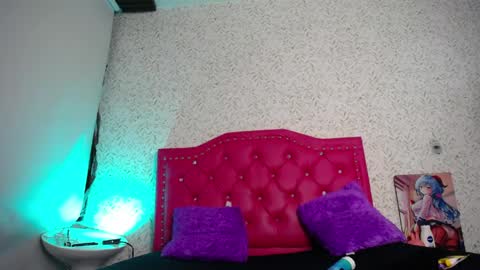 Snapshot of artemisa_bow chatting on April 2026 11:43:01 AM Artemisa online show from April 2026 11:43:01 AM