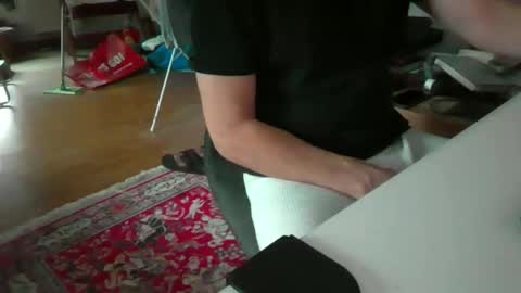 Snapshot of artesian99 chatting on November 2025 08:04:02 AM artesian99 online show from November 2025 08:04:02 AM