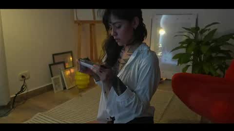 Linda  independent model artgeea online show from April 2026 09:54:01 PM