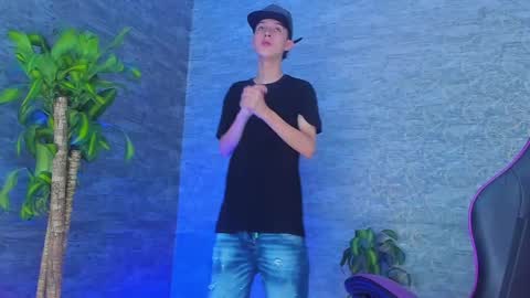 arthurcox_ online show from September 2025 05:38:01 PM