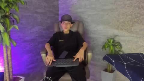 arthurcox_ online show from October 2025 05:21:02 PM