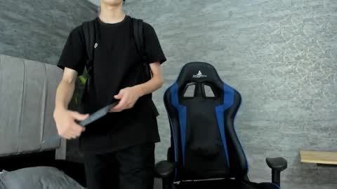 arthurcox_ online show from December 2025 06:12:02 PM