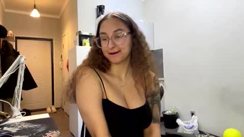 Snapshot of arthurmomaya chatting on February 2026 03:29:02 PM Mia online show from February 2026 03:29:02 PM