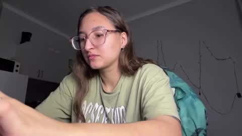 Mia  online show from February 2026 02:38:02 PM