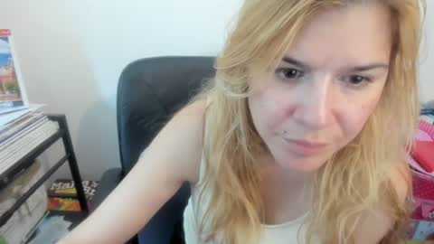 Snapshot of artsyandcraftsy_ chatting on July 2026 11:58:02 AM MIA online show from July 2026 11:58:02 AM