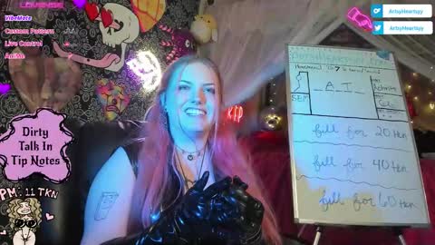 Snapshot of artsyheartsyy chatting on November 2025 02:32:01 AM ArtsyHeartsyy online show from November 2025 02:32:01 AM