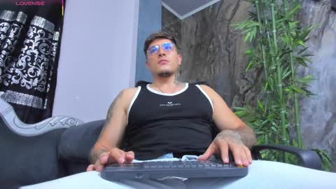 Snapshot of arturfrostt chatting on December 2025 11:19:01 AM Artur online show from December 2025 11:19:01 AM