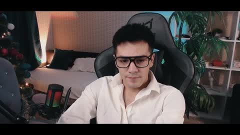 Snapshot of arturmelrose chatting on December 2024 07:48:01 AM Artur Cumalot online show from December 2024 07:48:01 AM