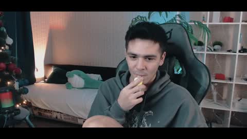 Snapshot of arturmelrose chatting on December 2024 06:50:02 AM Artur Cumalot online show from December 2024 06:50:02 AM