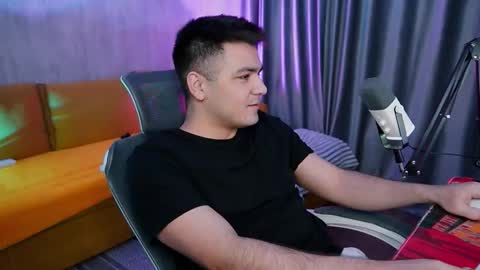 Snapshot of arturmelrose chatting on February 2026 08:20:01 PM Artur Cumalot online show from February 2026 08:20:01 PM