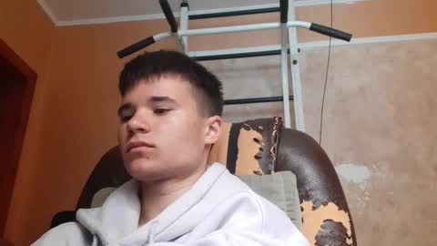 Snapshot of arvyn_ chatting on April 2026 07:25:02 AM Denis online show from April 2026 07:25:02 AM