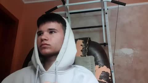 Snapshot of arvyn_ chatting on April 2026 07:31:01 AM Denis online show from April 2026 07:31:01 AM