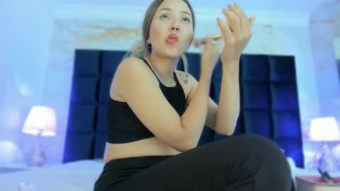 Snapshot of ary1_ chatting on November 2025 04:04:01 AM Ary online show from November 2025 04:04:01 AM