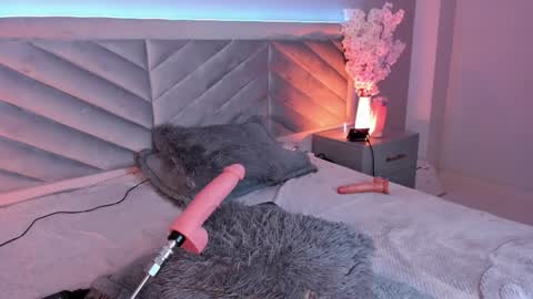 ARY THOMPSON online show from December 2024 11:01:02 PM