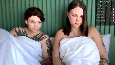 Arya brunett and Cassie blond online show from September 2025 06:59:02 AM
