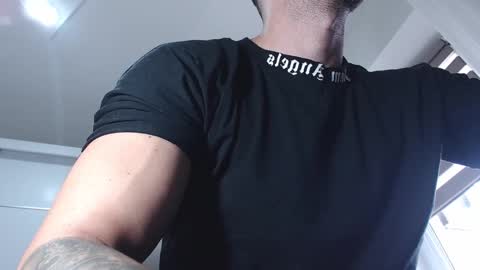 Snapshot of aryanaian1 chatting on November 2025 11:32:01 AM AryanAian1 online show from November 2025 11:32:01 AM