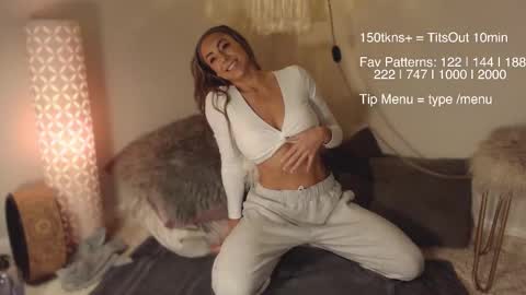 Aryiiana Aryiia online show from March 2026 03:27:01 PM