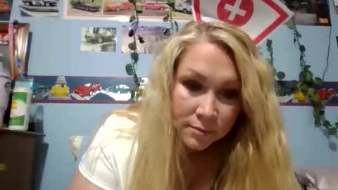 ash0ley online show from October 2025 08:32:01 PM