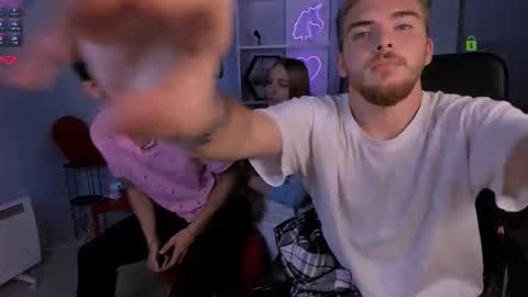 Snapshot of ash_raven_ chatting on October 2025 07:55:02 PM ash_raven_ online show from October 2025 07:55:02 PM