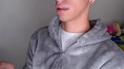 Snapshot of ash_v1 chatting on February 2025 03:40:01 PM Ash online show from February 2025 03:40:01 PM