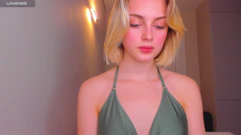 Snapshot of ashbunny_ chatting on December 2024 05:37:01 PM your pretty Ashley online show from December 2024 05:37:01 PM