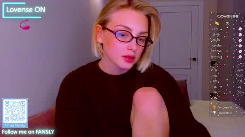 Snapshot of ashbunny_ chatting on January 2025 06:07:01 PM your pretty Ashley online show from January 2025 06:07:01 PM