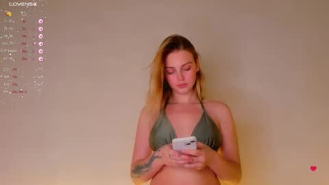 Snapshot of ashbunny_ chatting on November 2025 05:29:02 PM your pretty Ashley online show from November 2025 05:29:02 PM