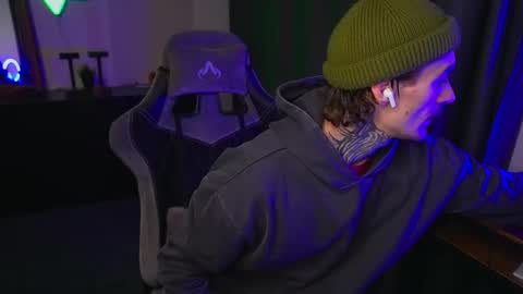 Jerk Machine online show from October 2025 01:09:01 PM