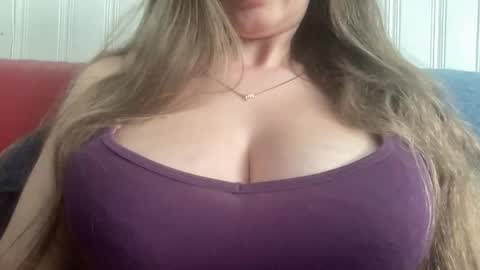 Snapshot of ashley0069xx chatting on April 2026 01:13:02 PM ashley0069xx online show from April 2026 01:13:02 PM