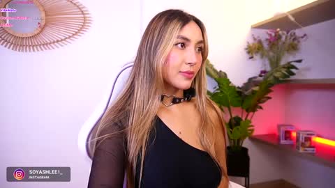 Nay online show from October 2025 12:22:01 AM