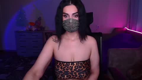 Snapshot of ashley__cooper__ chatting on January 2025 03:22:01 AM Yasmina online show from January 2025 03:22:01 AM