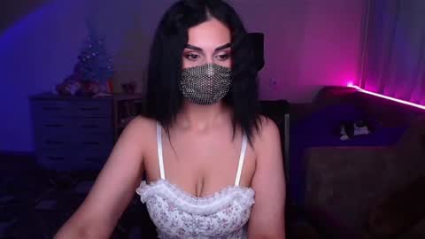 Snapshot of ashley__cooper__ chatting on January 2025 03:40:02 AM Yasmina online show from January 2025 03:40:02 AM