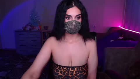 Snapshot of ashley__cooper__ chatting on January 2025 04:15:02 AM Yasmina online show from January 2025 04:15:02 AM