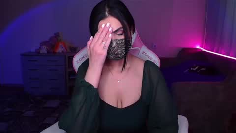Snapshot of ashley__cooper__ chatting on February 2025 06:53:02 AM Yasmina online show from February 2025 06:53:02 AM