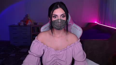 Snapshot of ashley__cooper__ chatting on February 2025 08:38:01 AM Yasmina online show from February 2025 08:38:01 AM
