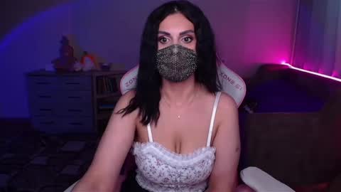 Snapshot of ashley__cooper__ chatting on February 2025 05:42:02 AM Yasmina online show from February 2025 05:42:02 AM