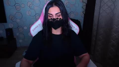   Yasmina   online show from October 2025 02:45:02 AM