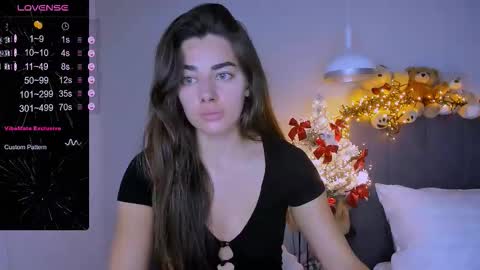 Snapshot of ashley__jess chatting on December 2025 04:02:01 PM Ashley online show from December 2025 04:02:01 PM