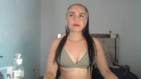 ashley__tylor online show from January 2025 03:11:02 AM