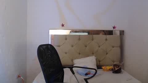 ashley__tylor online show from February 2025 06:04:01 AM