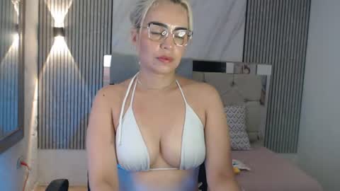 ashley__tylor online show from July 2026 04:50:01 PM