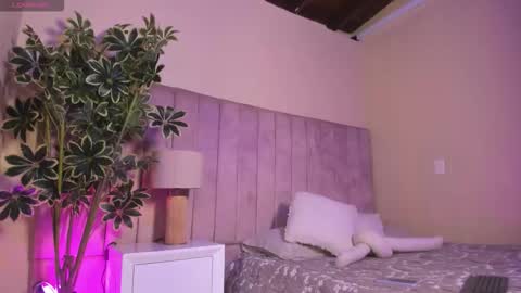 Snapshot of ashley_beaomunt chatting on March 2026 11:37:02 AM ashley_beaomunt online show from March 2026 11:37:02 AM