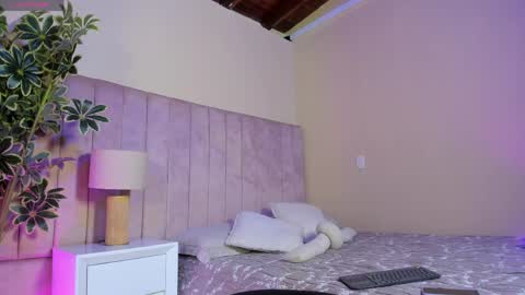 Snapshot of ashley_beaomunt chatting on April 2026 11:22:02 AM ashley_beaomunt online show from April 2026 11:22:02 AM