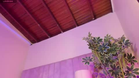 ashley_beaomunt online show from April 2026 10:57:02 AM
