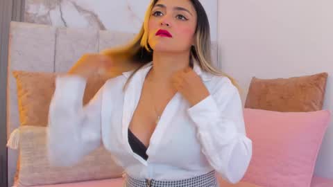 Snapshot of ashley_ruiz_ chatting on February 2025 08:20:02 PM Camila online show from February 2025 08:20:02 PM