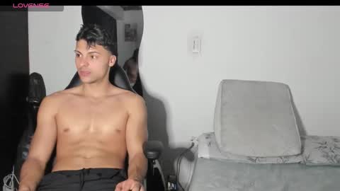 ASHLEY AND TYLER online show from October 2025 01:13:02 AM