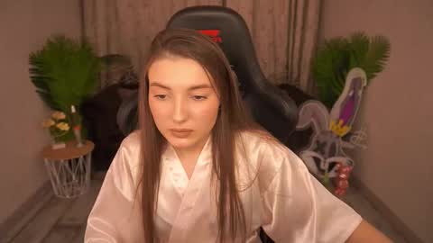 ashleybaee online show from December 2025 01:41:02 PM