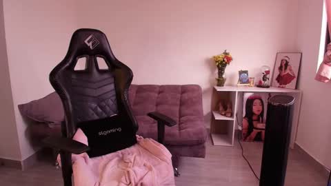 Snapshot of ashleyene2 chatting on September 2025 02:22:02 PM Ashley online show from September 2025 02:22:02 PM